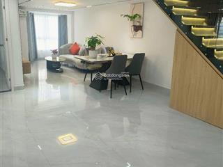 Cần tiền bán nhanh căn hộ sky garden, nhà đẹp, mới 100%, dọn vào ở ngay.  0917 300 *** em hằng