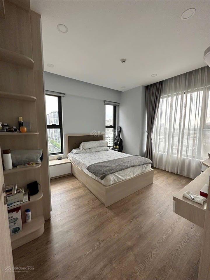 Cần cho thuê nhanh căn hộ star hill, pmh, q7 nhà đẹp, giá tốt.  0917 300 *** em hằng