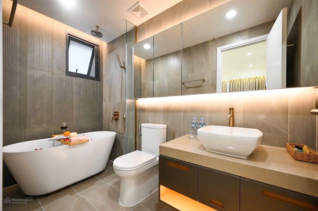 Cần cho thuê nhanh căn hộ 3pn scenic valley, nhà đẹp, giá tốt.  0917 300 *** em hằng
