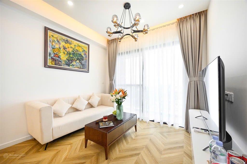 Cần cho thuê nhanh căn hộ 3pn scenic valley, nhà đẹp, giá tốt.  0917 300 *** em hằng