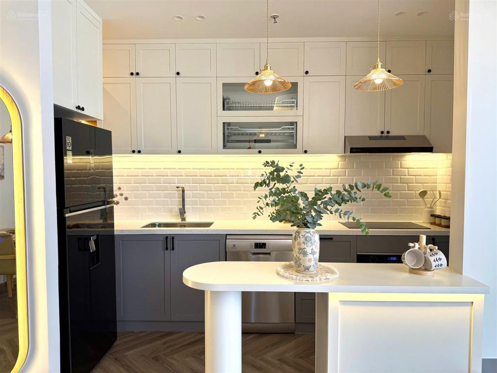 Cần cho thuê gấp căn hộ midtown sakura, pmh, q7 nhà đẹp, giá siêu rẻ.  0917 300 ***