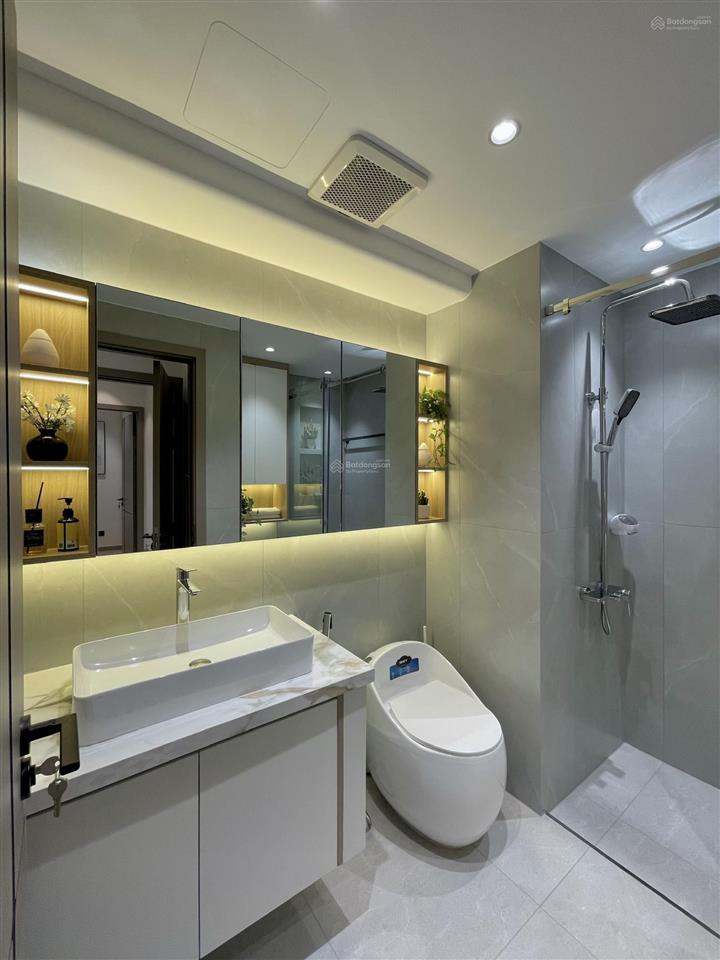 Cần bán nhanh căn hộ sky garden 3, nhà đẹp, mới 100%, view hồ bơi. 0917 300 ***