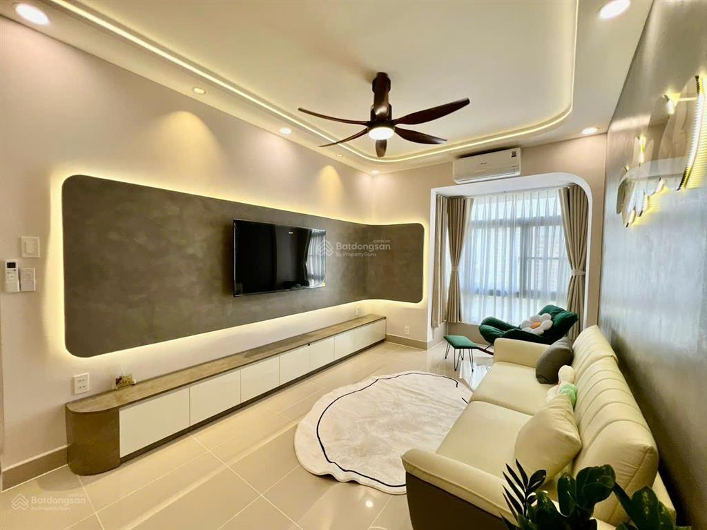 Cần cho thuê nhanh căn hộ sky garden  pmh  q7 nhà đẹp, giá rẻ.  0917 300 ***