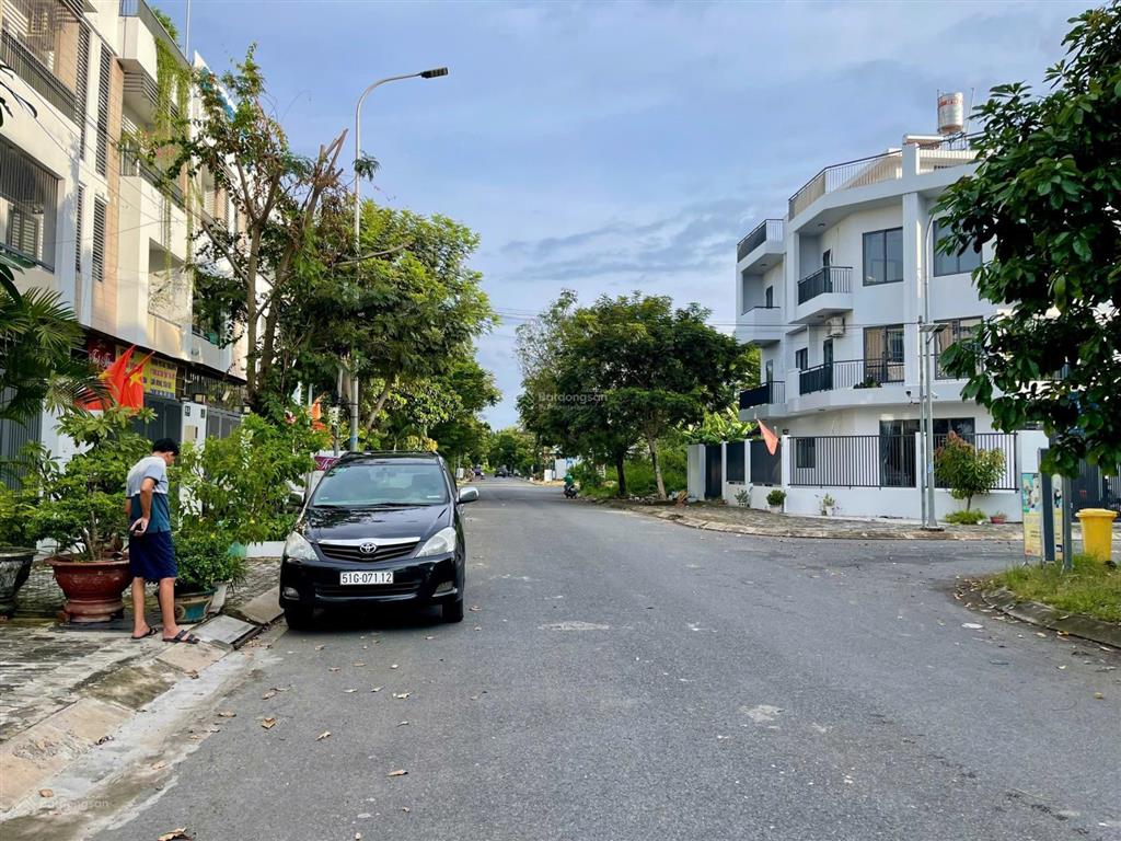 Bán gấp nhà thô mặt phố (5x18m) 90m2, giá 8,5 tỷ tại đường số 2, xã phước kiển, nhà bè, hcm