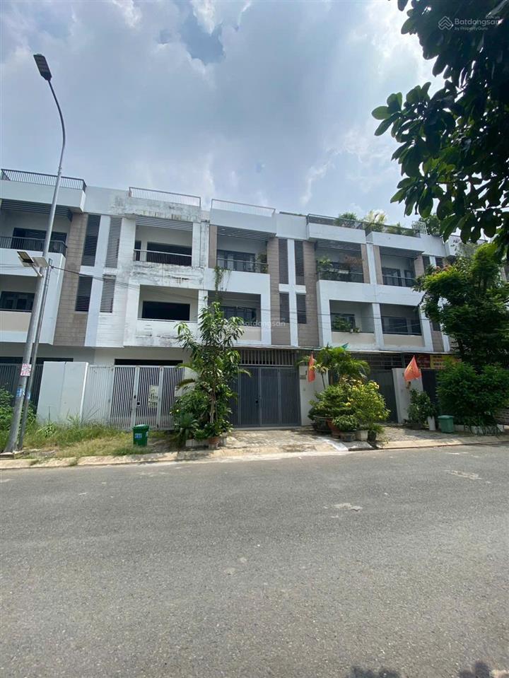 Bán gấp nhà thô mặt phố (5x18m) 90m2, giá 8,5 tỷ tại đường số 2, xã phước kiển, nhà bè, hcm