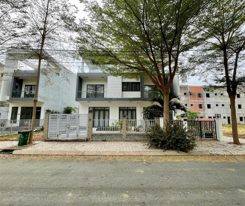 Bán 2 căn nhà 4 tầng liền kề 5x22m tại khu compound la maison de cần giờ, 7,5 tỷ, 110m2, 0917 796 ***