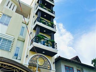 Bán gấp nhà phố cực đẹp tại đường số quận 7. full nội thất, có thang máy