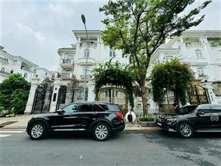 Biệt thự cityland 10x22m, hầm trệt, 3 lầu full nội thất. nhà đẹp vào ở ngay.