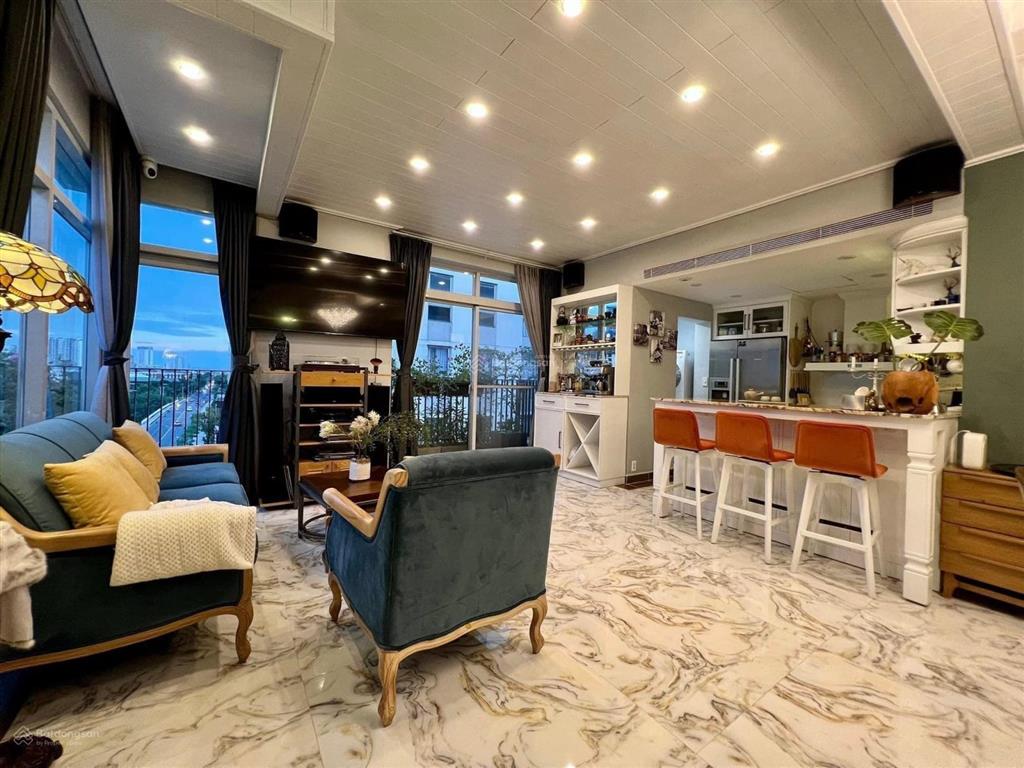 Cần bán căn hộ penthouse chung cư star hill, sân thượng rộng, nội thất cao cấp, 2 ô xe hầm