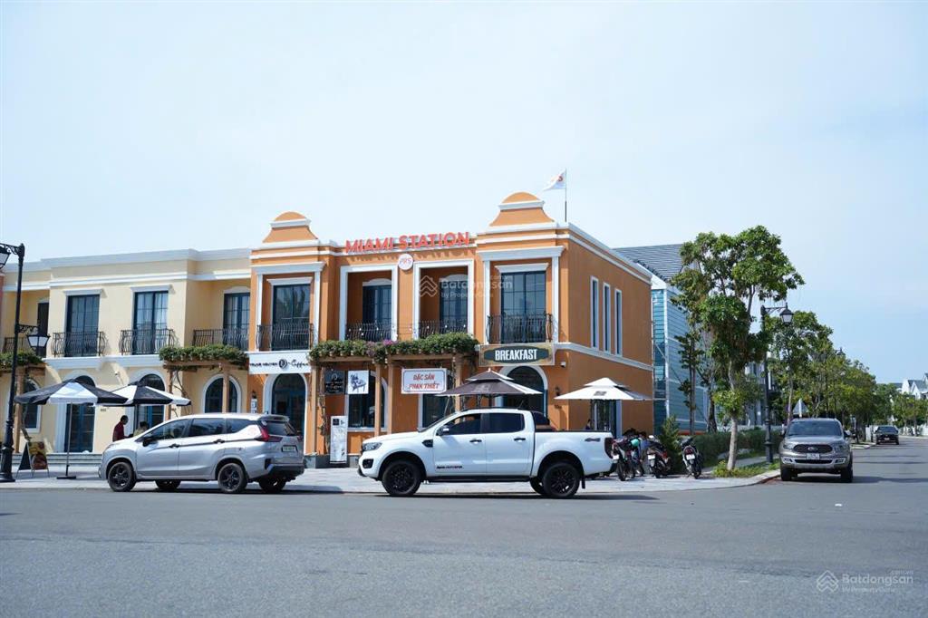 Bán shophouse căn góc vỉa hè 15m trục 20m novaworld phan thiết trục 20m giá 4 tỷ 799 vnd, dt 120m2