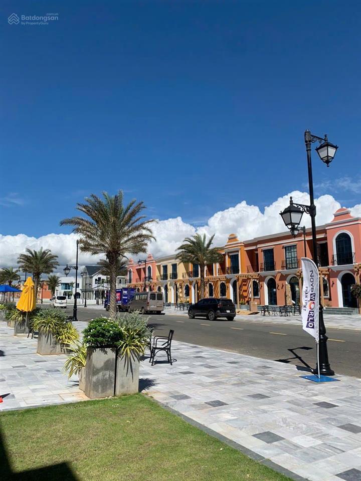 Bán shophouse căn góc vỉa hè 15m trục 20m novaworld phan thiết trục 20m giá 4 tỷ 799 vnd, dt 120m2