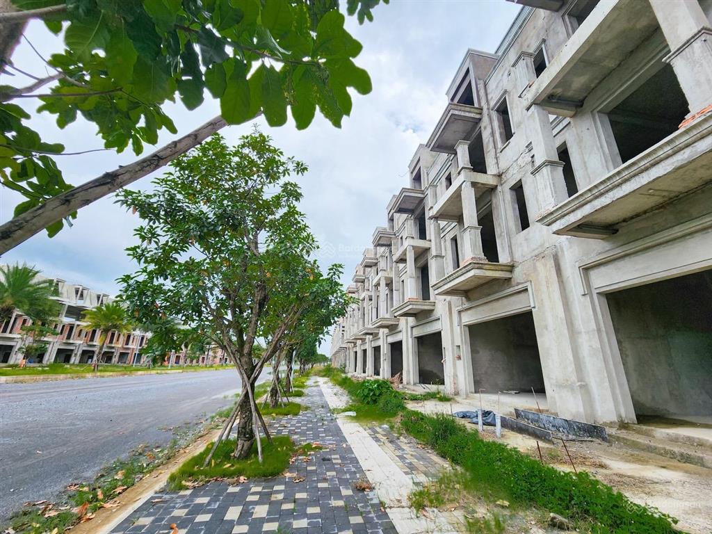 Căn shophouse đáng mua aqua stella thanh toán 9tỷ862 kí hđ trục 45m 91tr/m2 6x25 13,3tỷ 0907 353 ***