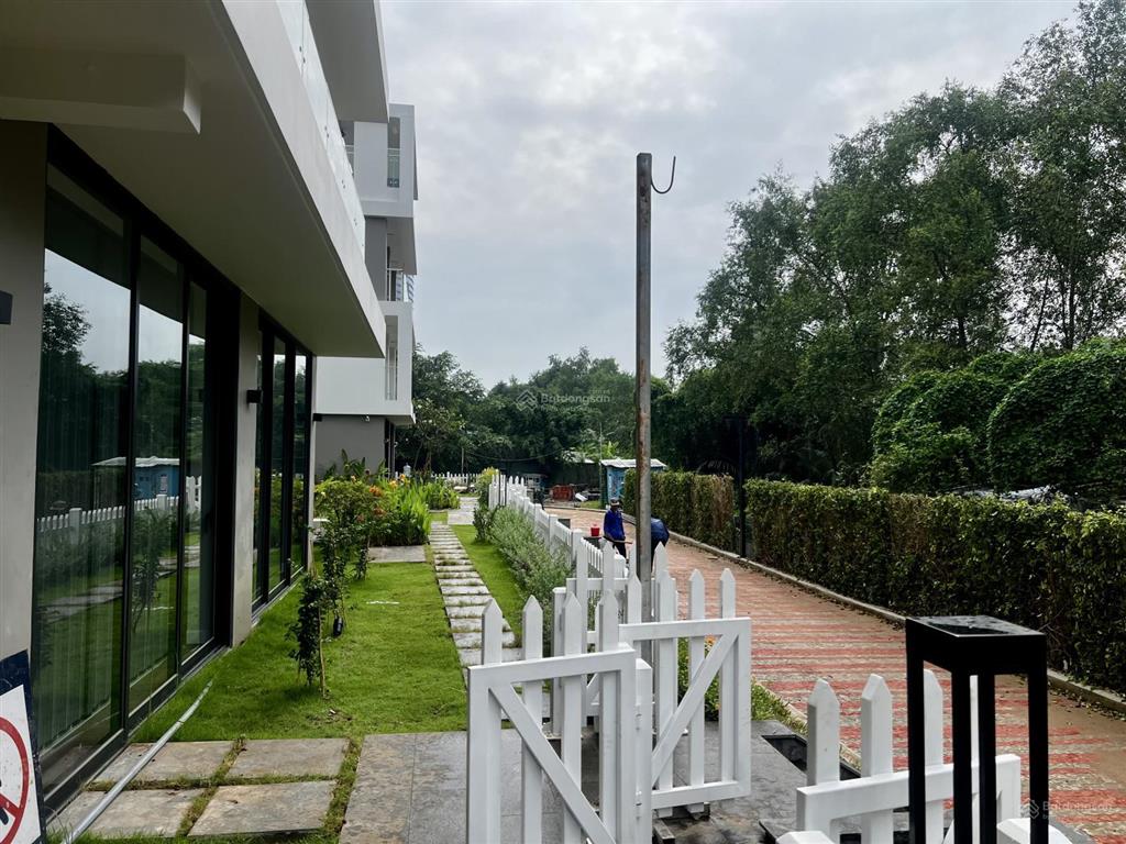 Bán căn trệt có sân vườn. vị trí đẹp, rõ ràng không đăng ảo làm mất thời gian kh