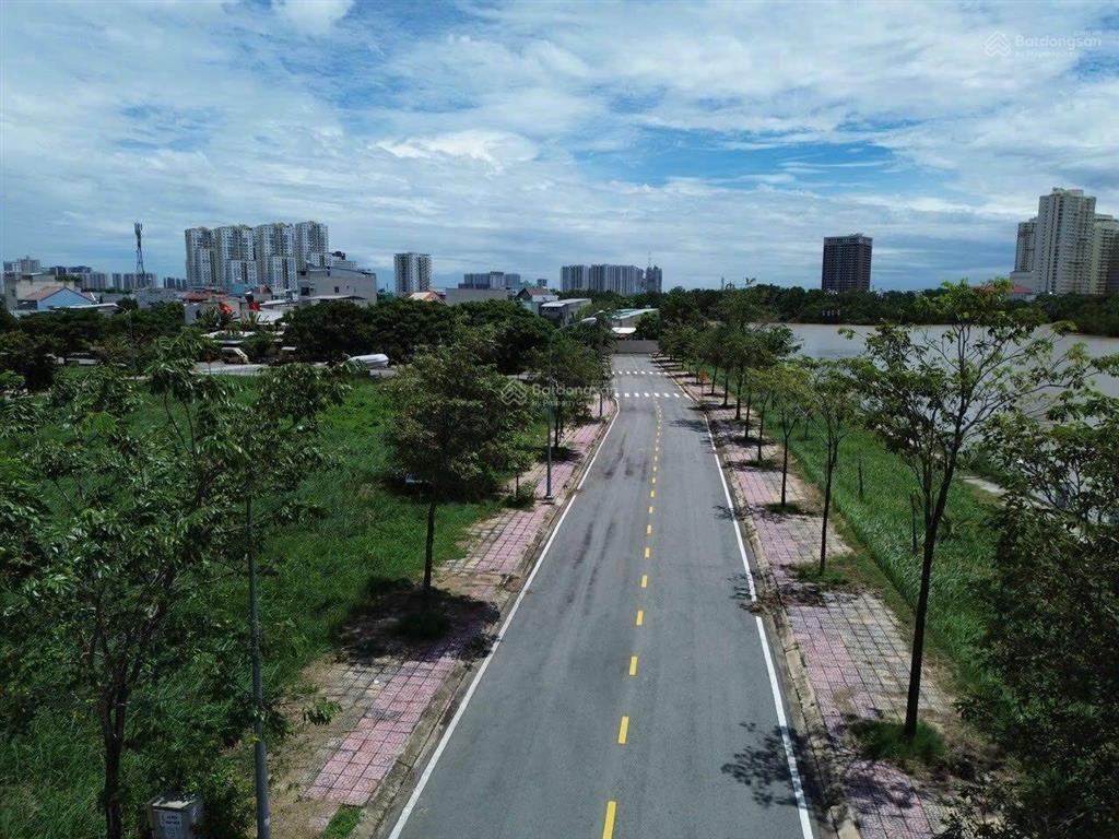 Kẹt tiền bán nhanh lô villa kdc bộ công an, đường phạm hữu lầu, giá 66tr/m2.  0909 460 *** đức