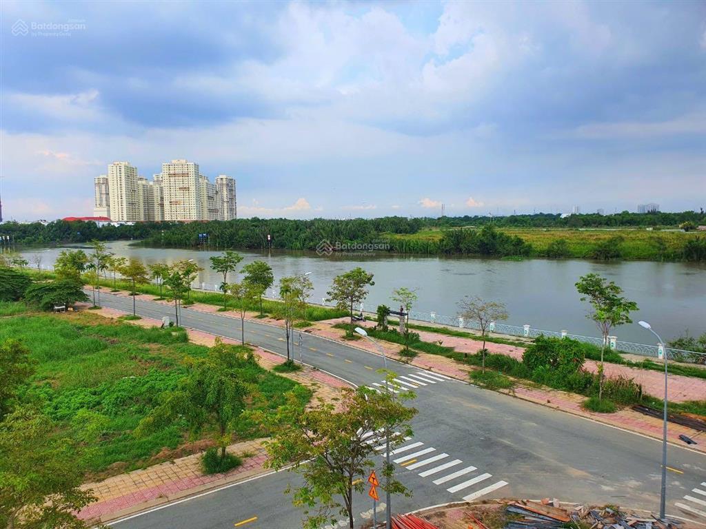 Kẹt tiền bán nhanh lô villa kdc bộ công an, đường phạm hữu lầu, giá 66tr/m2.  0909 460 *** đức