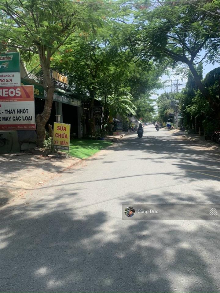 Bán nhà riêng tại làng đại học abc, giá 9 tỷ, 100m2, 1pn bếp, pk, mặt tiền 12m.  0909 460 *** đức