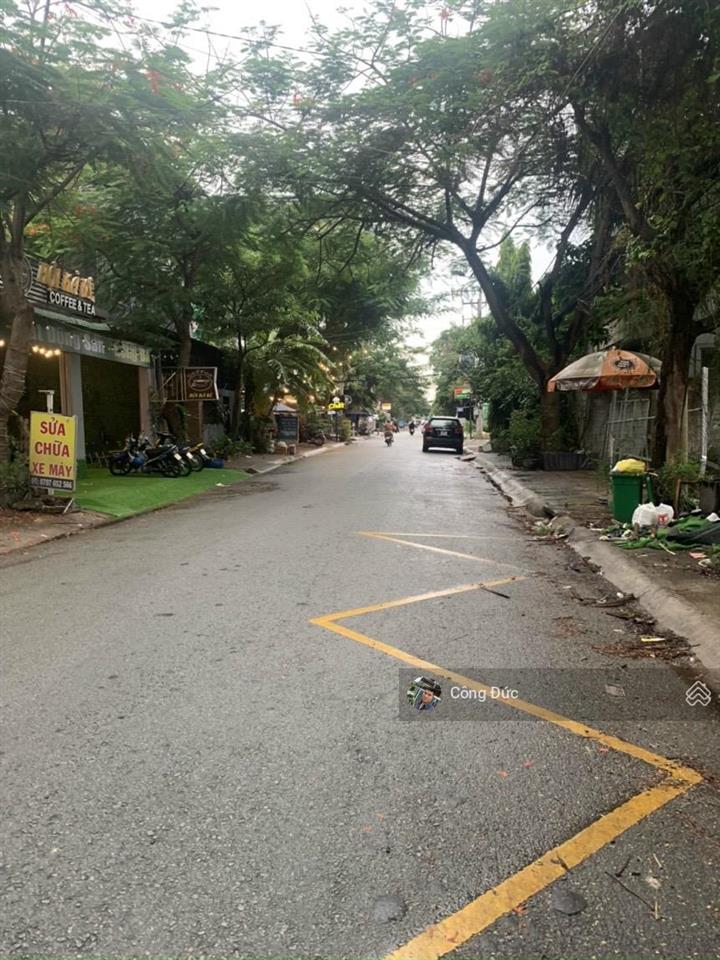 Bán nhà riêng tại làng đại học abc, giá 9 tỷ, 100m2, 1pn bếp, pk, mặt tiền 12m.  0909 460 *** đức