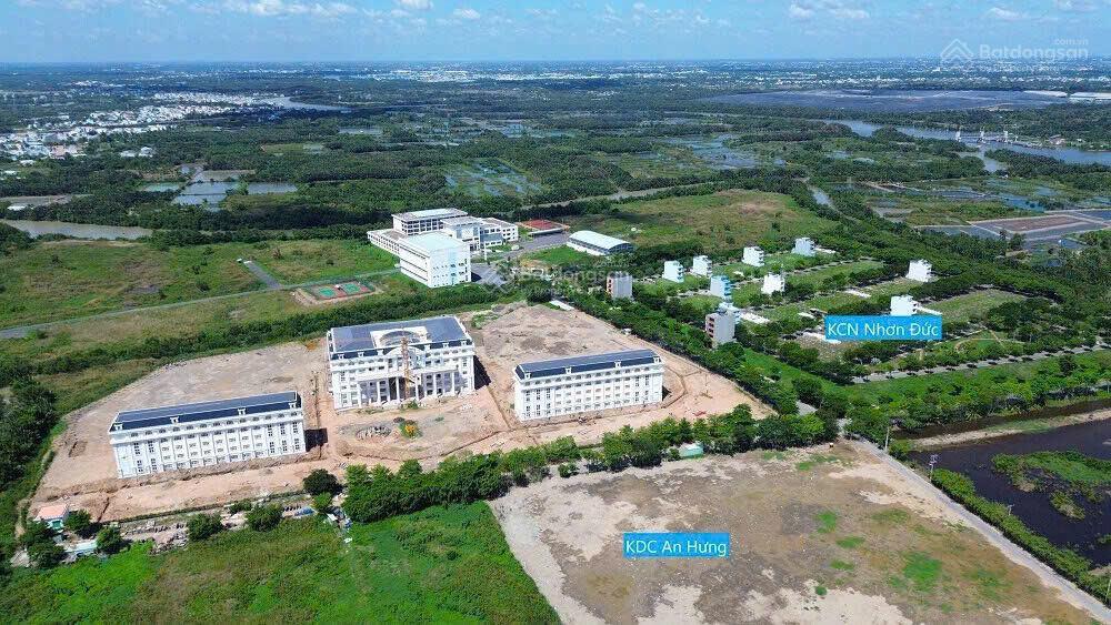 11,5 tỷ dt 140m2, lô đất shophouse mặt tiền 3 trường đại học nhơn đức vạn phát hưng.  0906 459 ***