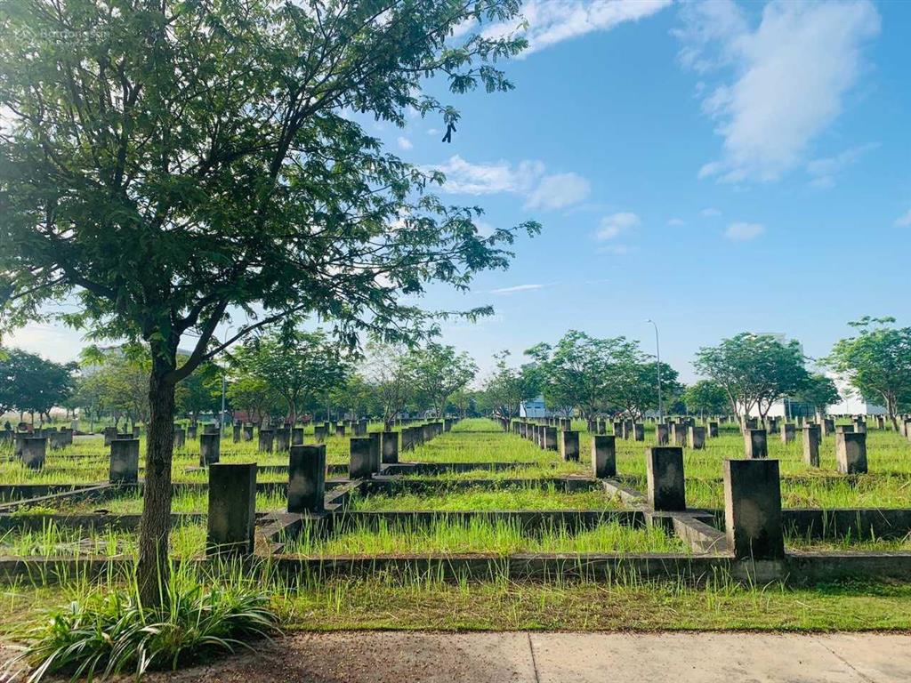 11,5 tỷ dt 140m2, lô đất shophouse mặt tiền 3 trường đại học nhơn đức vạn phát hưng.  0906 459 ***