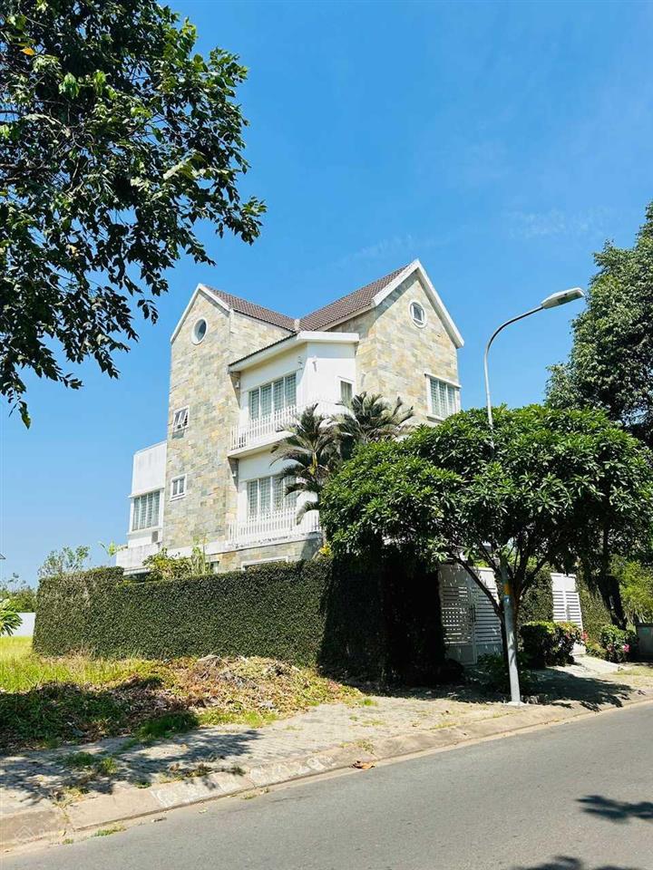 Chỉ 40,5 triệu/m2. diện tích 6x22m  lô đất nhà phố giá tốt nhất phú xuân vạn phát hưng. 0906 459 ***