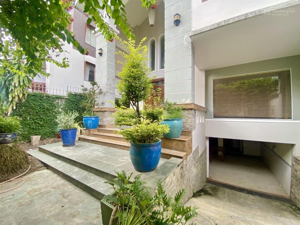 36 tỷ /dt 233m2, căn biệt thự sân vườn có hầm giá tốt nhất phú mỹ vạn phát hưng.  0906 459 ***