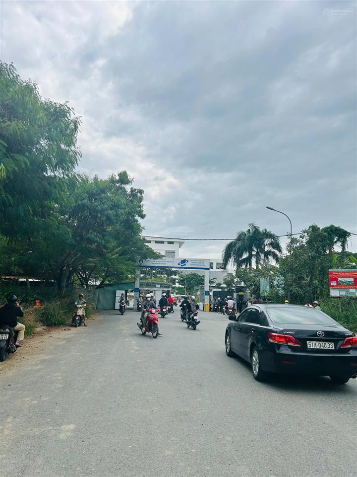 Chỉ 4,5 tỷ/ dt 95m2 có ngay lô đất cạnh 3 trường đại học. cơ hội đầu tư kdc nhơn đức vạn phát hưng