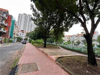 Bán căn nhà thô kdc him lam quận 7 dt 7,5x20m giá bán 42 tỷ vị trí đẹp  0911 775 ***