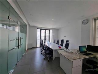 Cho thuê nhà nguyên căn kdc him lam dt10x20m giá 80tr/tháng có thang máy  0911 775 ***