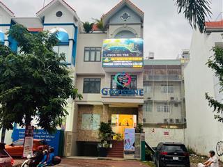 Bán căn nhà bt kdc him lam dt 7,5x20m giá 65 tỷ vị trí nằm đường hoàng trọng mậu  0911 775 ***