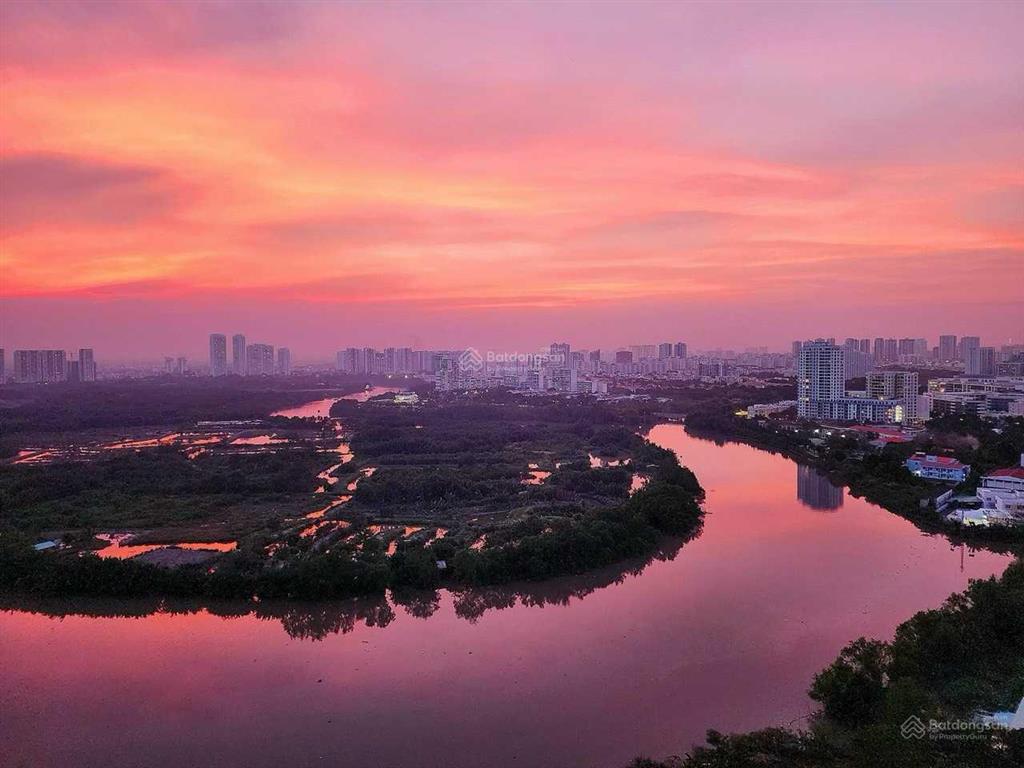 Bán căn hộ duplex, 195m2, 4pn, 3wc, có ô xe hơi, giá 13 tỷ,  0919 243 ***