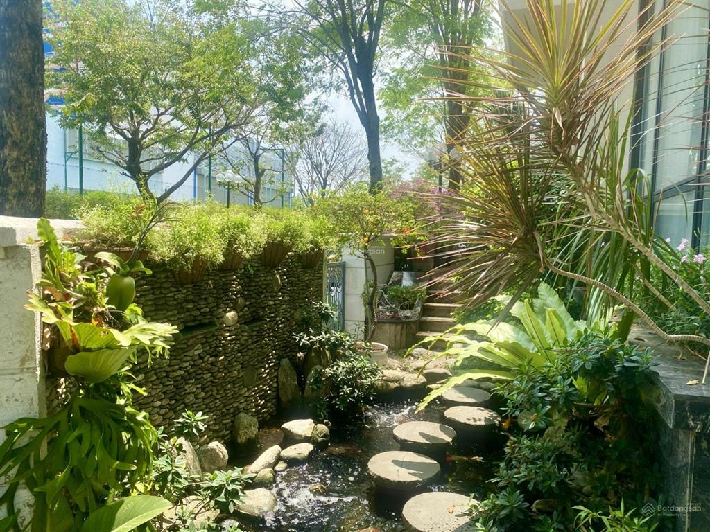 Biệt thự góc vinhomes central park đẹp full nội thất cần bán