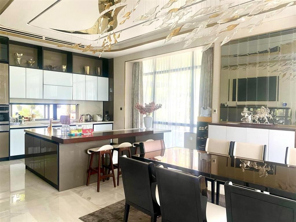 Biệt thự góc vinhomes central park đẹp full nội thất cần bán