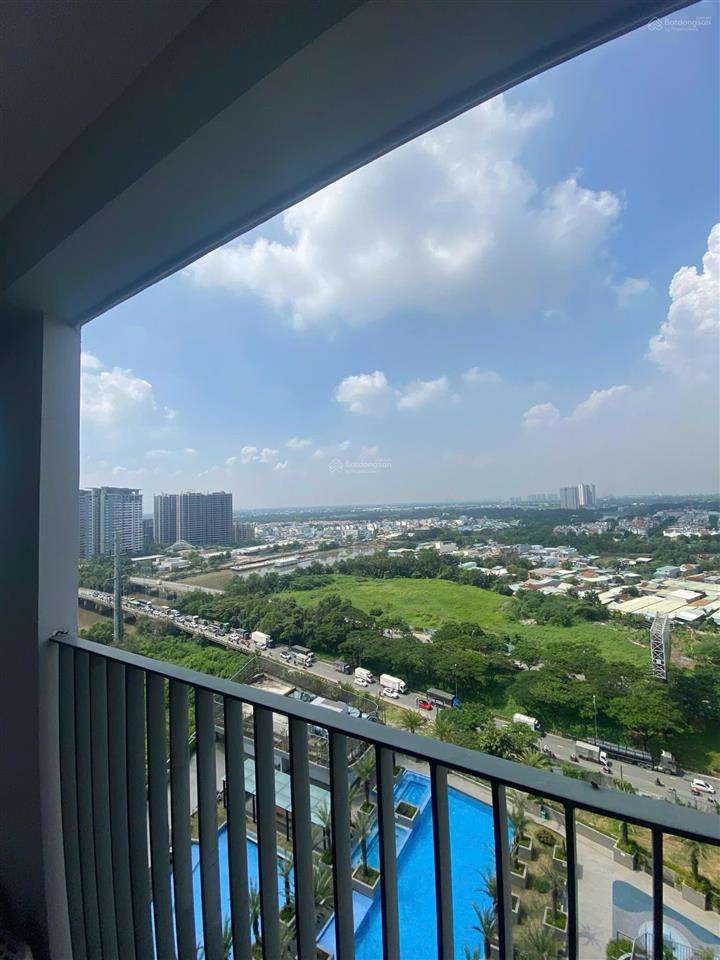 Chuyển nhượng căn 2pn 75m2 giá 4,6 tỷ, view đẹp bàn giao đầy đủ nội thất. hl 0906 385 ***
