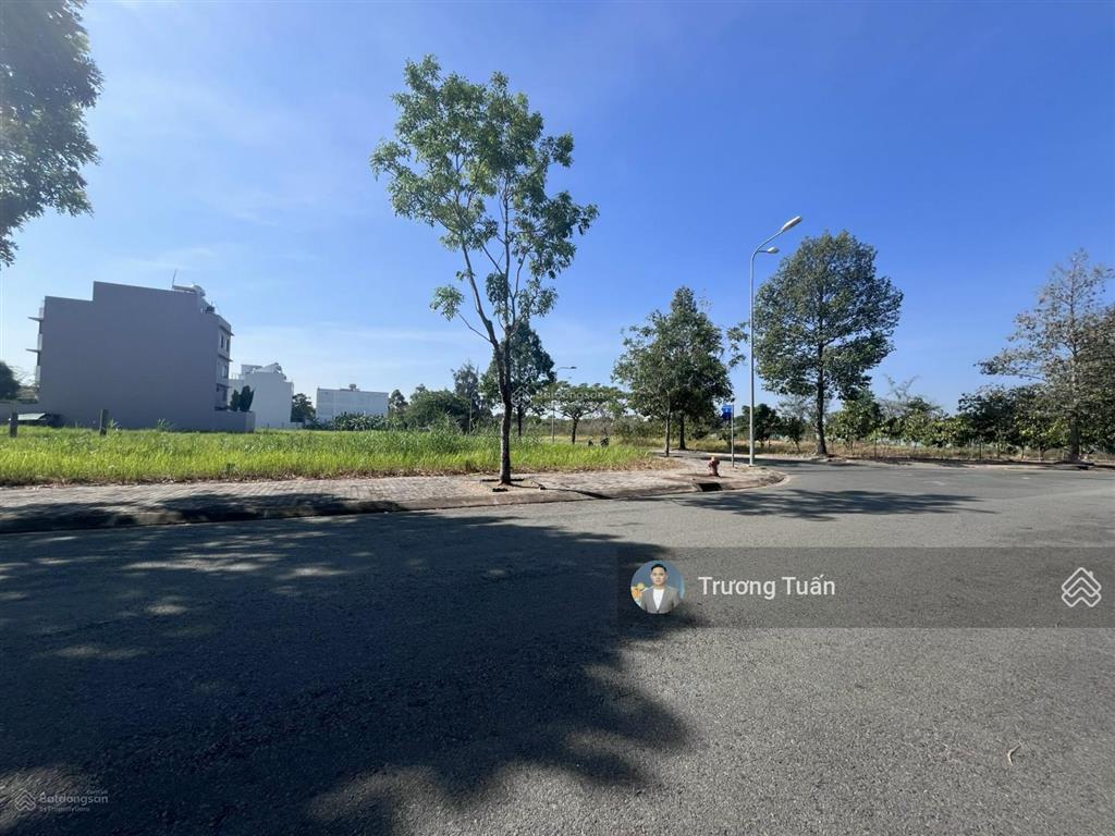 Duy nhất 1 lô đất mặt tiền a lộ giới 20m, dt 6x24m 144m2 giá bán 63 triệu/m2.  tuấn 0939 386 ***