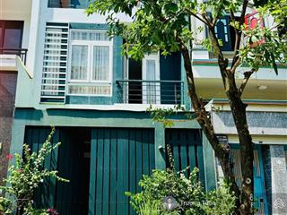 Bán nhà khu tdc phú mỹ quận 7 1 trệt 1 lầu tum 90m2 chỉ nhỉnh 11 ty