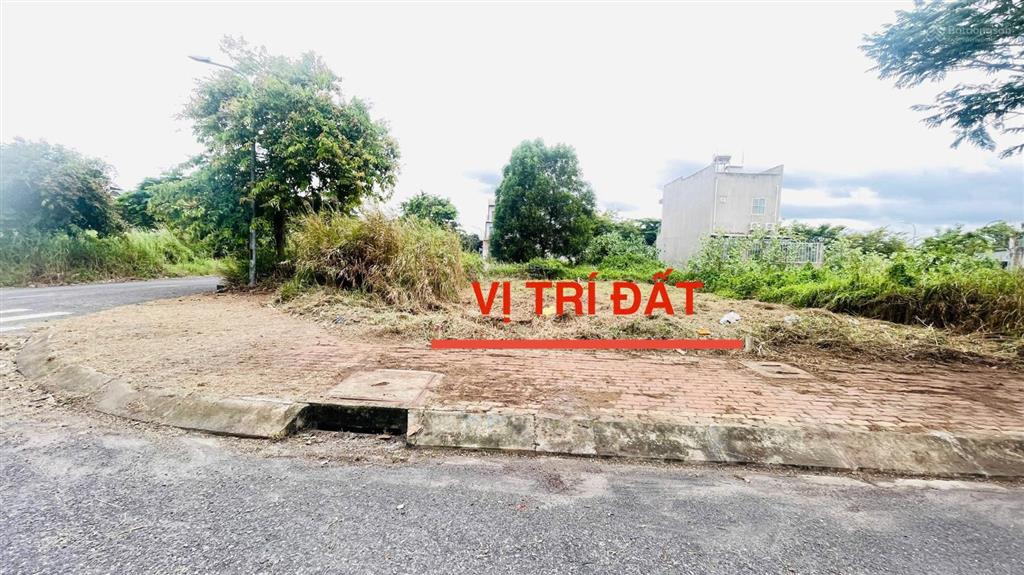 Chủ cần bán gấp lô đất đường số 10 view công viên  đối diện biệt thự. giá 22.9 tr/m2 còn bớt