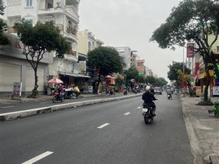 Mt nguyễn sơn sát chợ 5x11m 3 tầng 12.6 tỷ