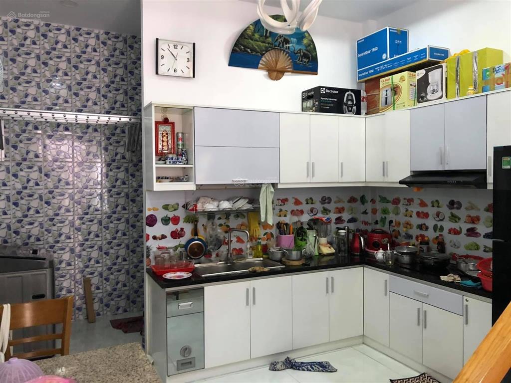 Hẻm chợ vải phú thọa hòa 4x9 1 lầu 4 tỷ