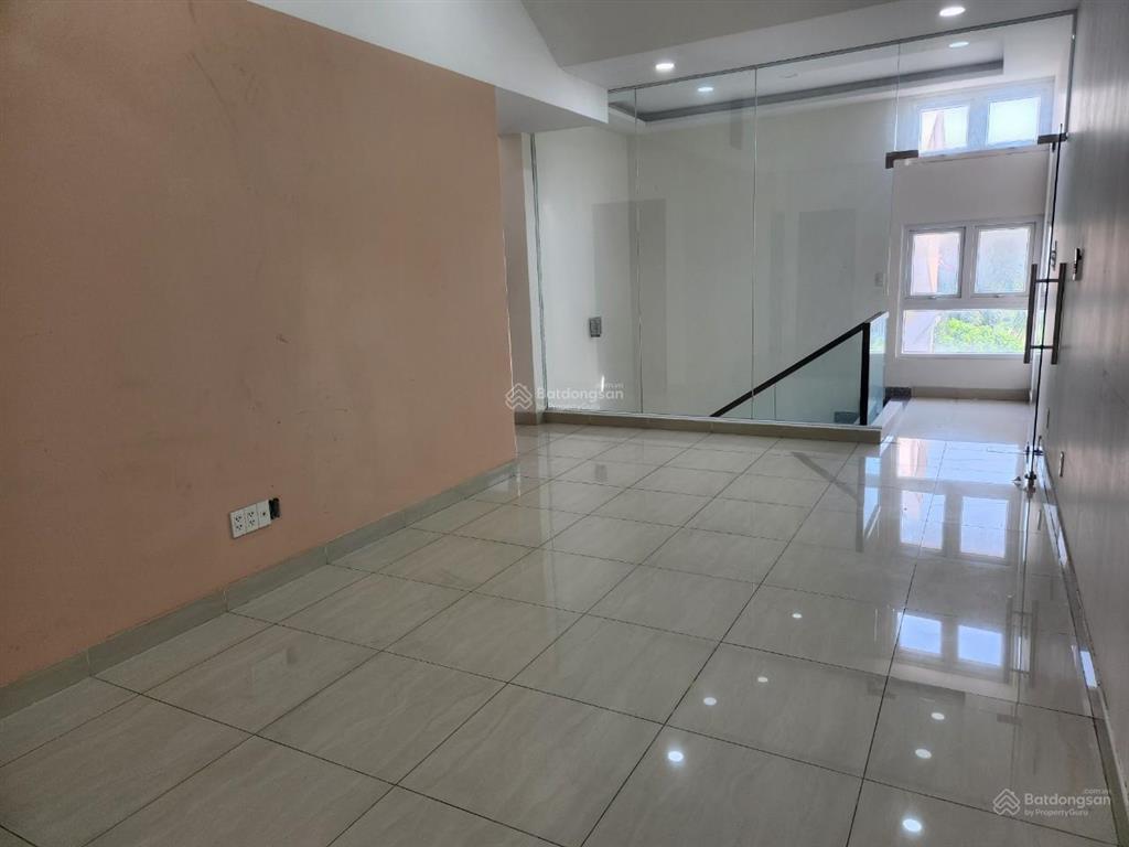 Tôi bán gấp bt dragon parc, mặt tiền nguyễn hữu thọ, dt 8 x 21m (giá 20 tỷ 500)  0909 904 ***