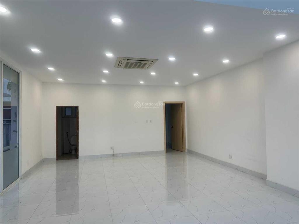 Tôi bán gấp bt dragon parc, mặt tiền nguyễn hữu thọ, dt 8 x 21m (giá 20 tỷ 500)  0909 904 ***