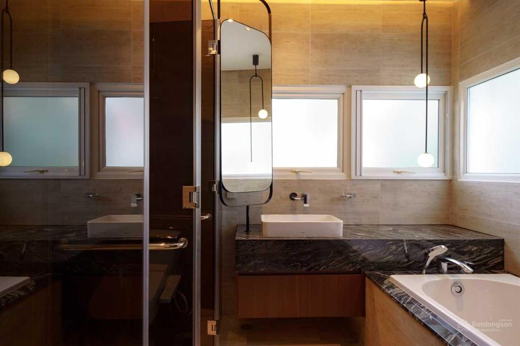 Cho thuê bt nine south kdc ven sông 7 x 20m full 4pn giá 23 tr/th,  0909 904 ***