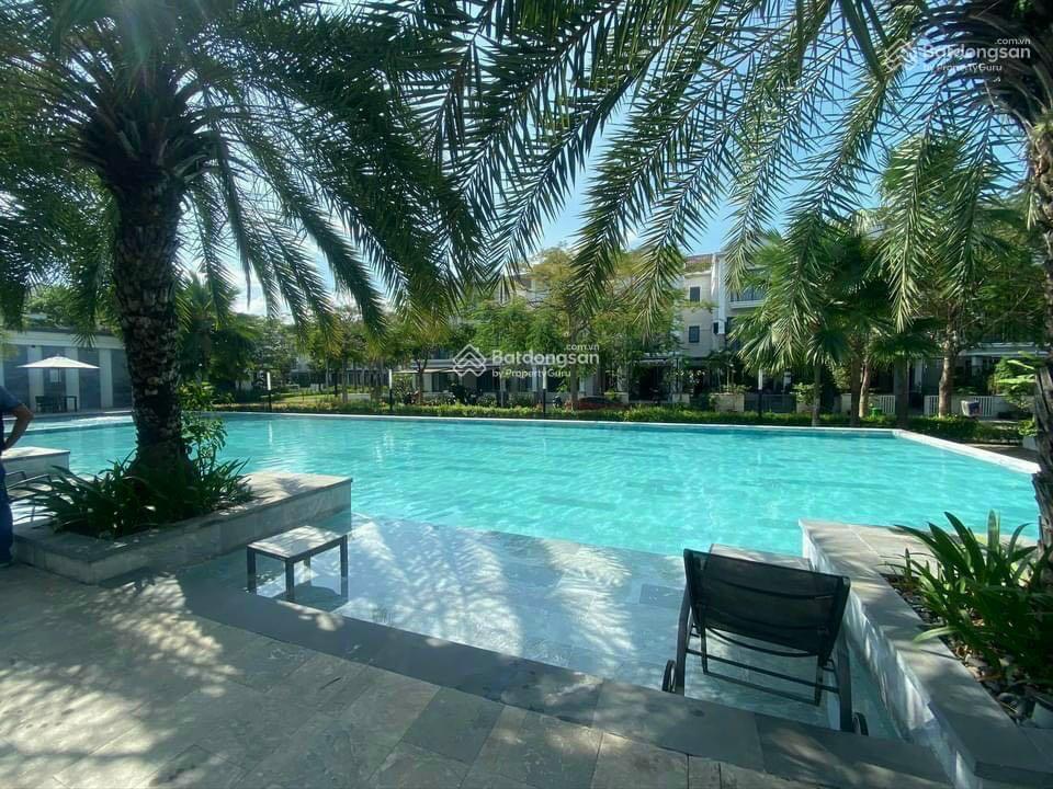 Tôi cần bán gấp nhà phố nine south kdc ven sông lớn 03 lầu (sổ hồng) 16 tỷ,  0909 904 ***