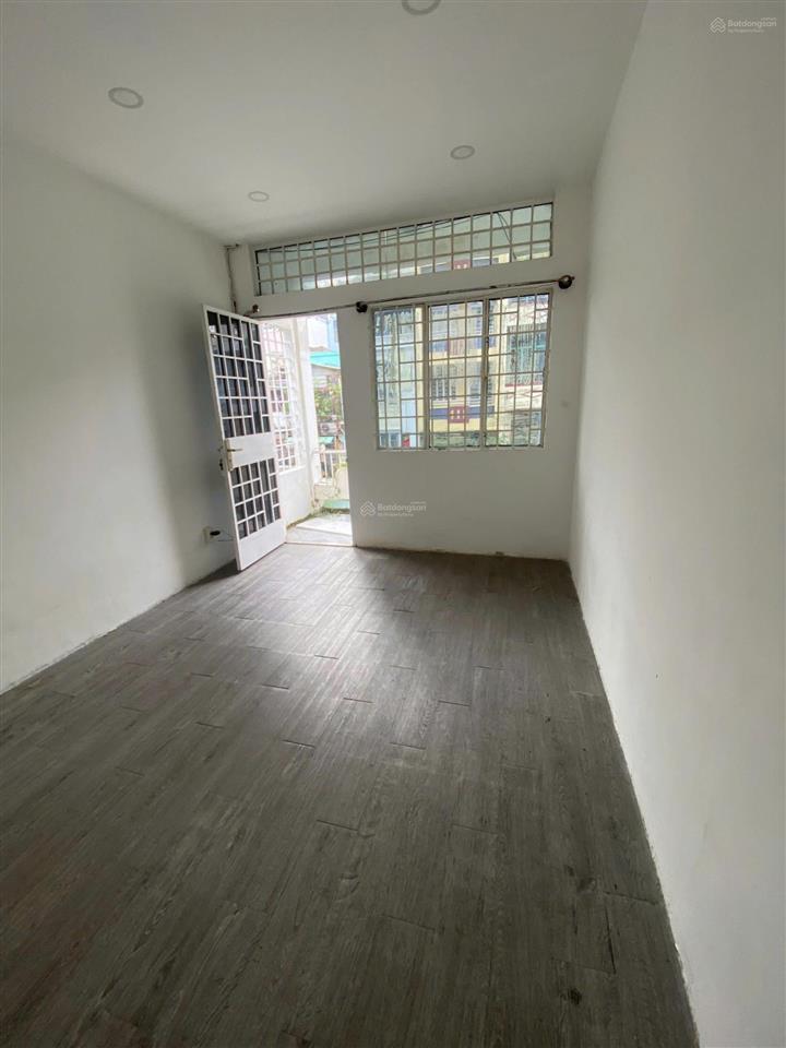 Cho thuê kho, nhà xưởng 2000m2 tại huỳnh tấn phát, 300 triệu, q7, hcm