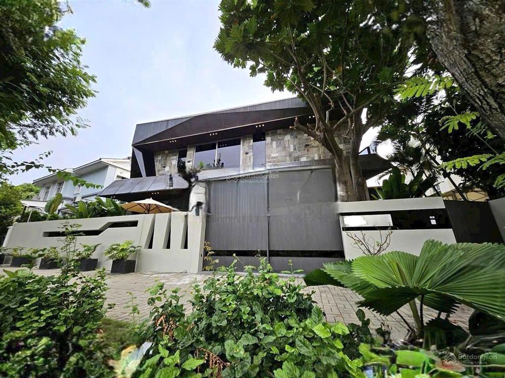 Gấp. chủ thiện chí gửi bán gấp biệt thự đơn lập có hồ bơi hưng thái 2 phú mỹ hưng giá 119 tỷ