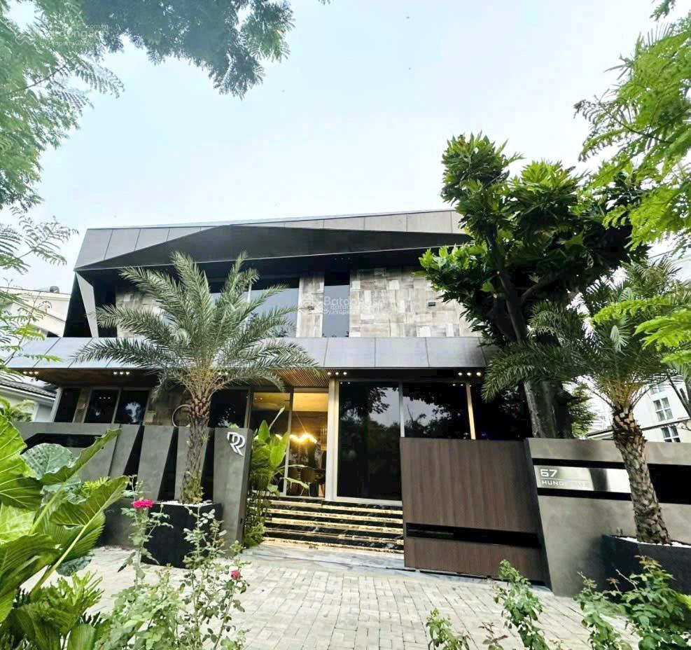 Gấp. chủ thiện chí gửi bán gấp biệt thự đơn lập có hồ bơi hưng thái 2 phú mỹ hưng giá 119 tỷ