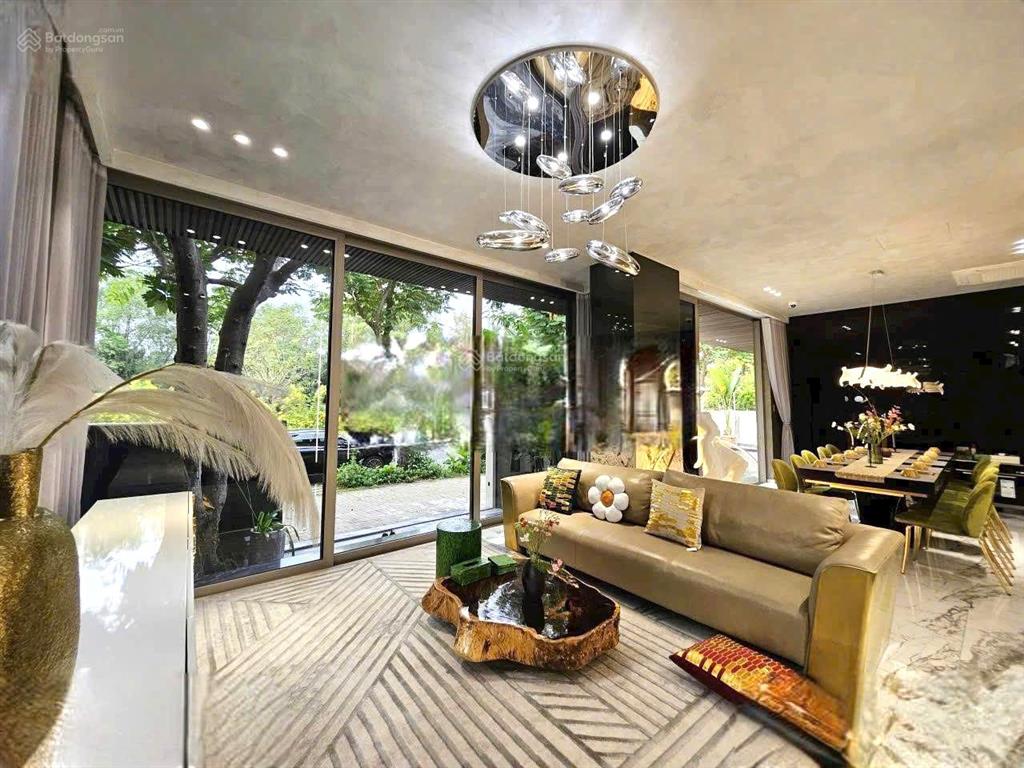 Gấp. chủ thiện chí gửi bán gấp biệt thự đơn lập có hồ bơi hưng thái 2 phú mỹ hưng giá 119 tỷ