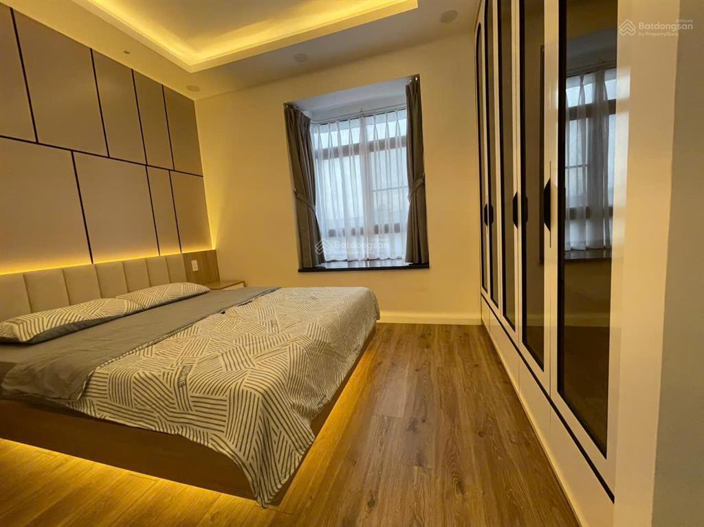 Gấp. chủ gửi bán gấp căn hộ mỹ phước, 108m2, 3pn, nội thất cao cấp, có thang máy, giá 7,990 tỷ