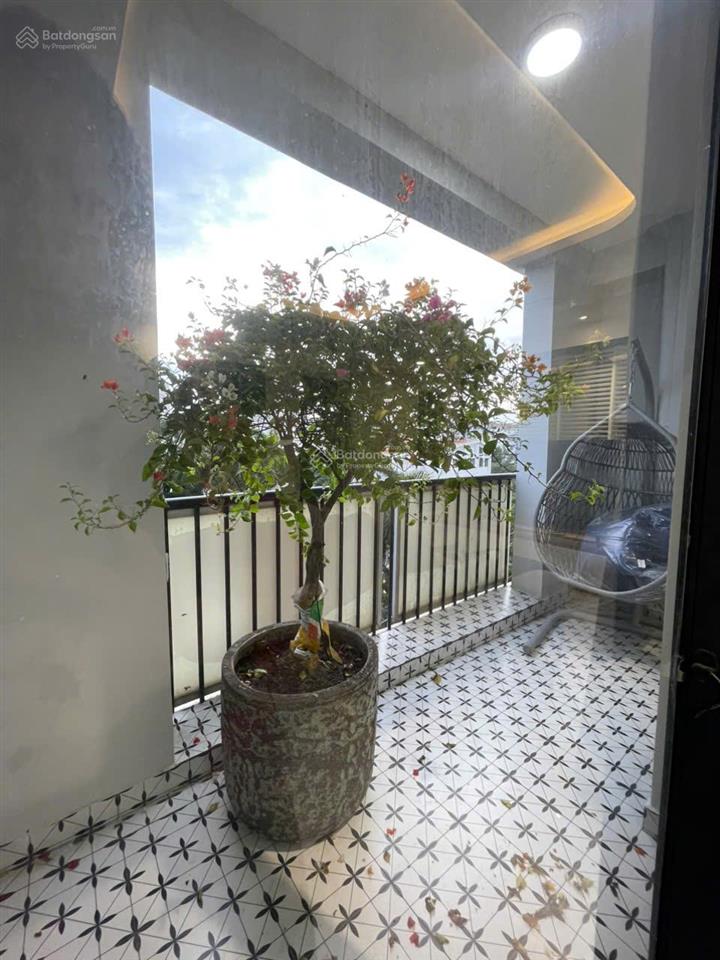 Gấp. chủ gửi bán gấp căn hộ mỹ phước, 108m2, 3pn, nội thất cao cấp, có thang máy, giá 7,990 tỷ