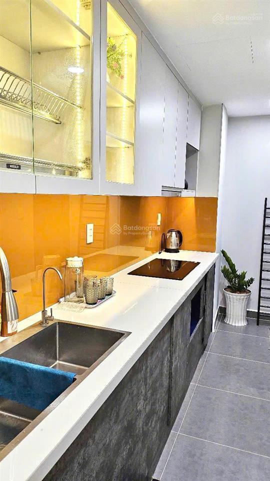 Gấp. chủ thiện chí gửi bán gấp căn hộ 2pn chung cư hưng phúc, view biệt thự, có ô xe giá 7,5 tỷ