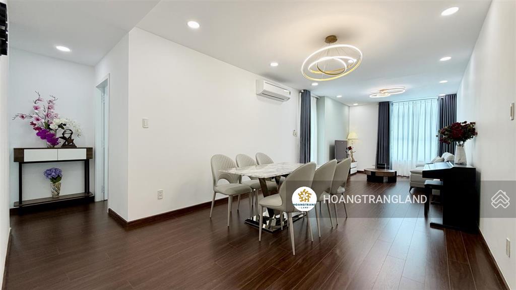 Bán gấp 3pn hoàng anh thanh bình q7 hcm nhà siêu rộng cực đẹp view q1.  trang hatb 0905 521 ***